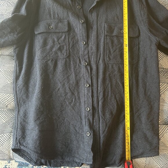 Taylor Stitch - The Ledge Shirt in Dark Navy Linen Tweed - 42/Large - Picture 9 of 10